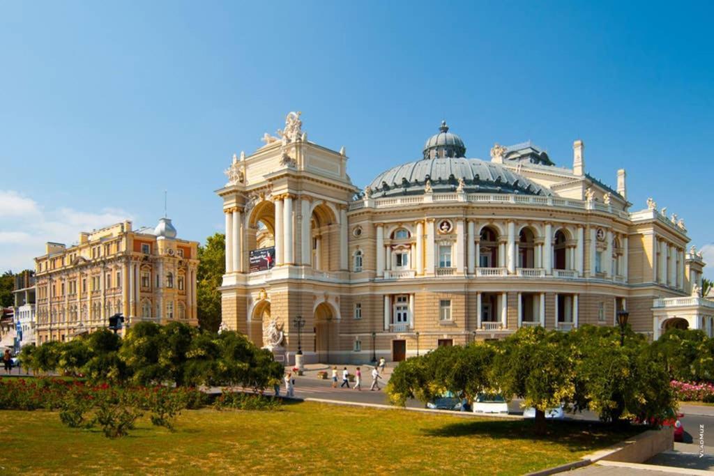 Три Квартала От Оперного-Тихий Лофт-Новый Апарт Odessa Eksteriør billede